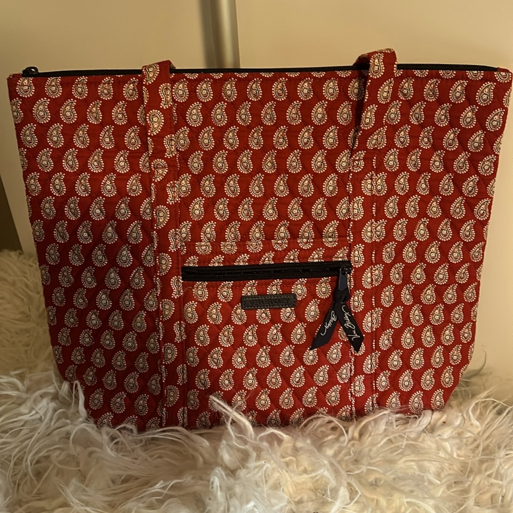 Women’s quilted VERA BRADLEY shoulder bag NWOT